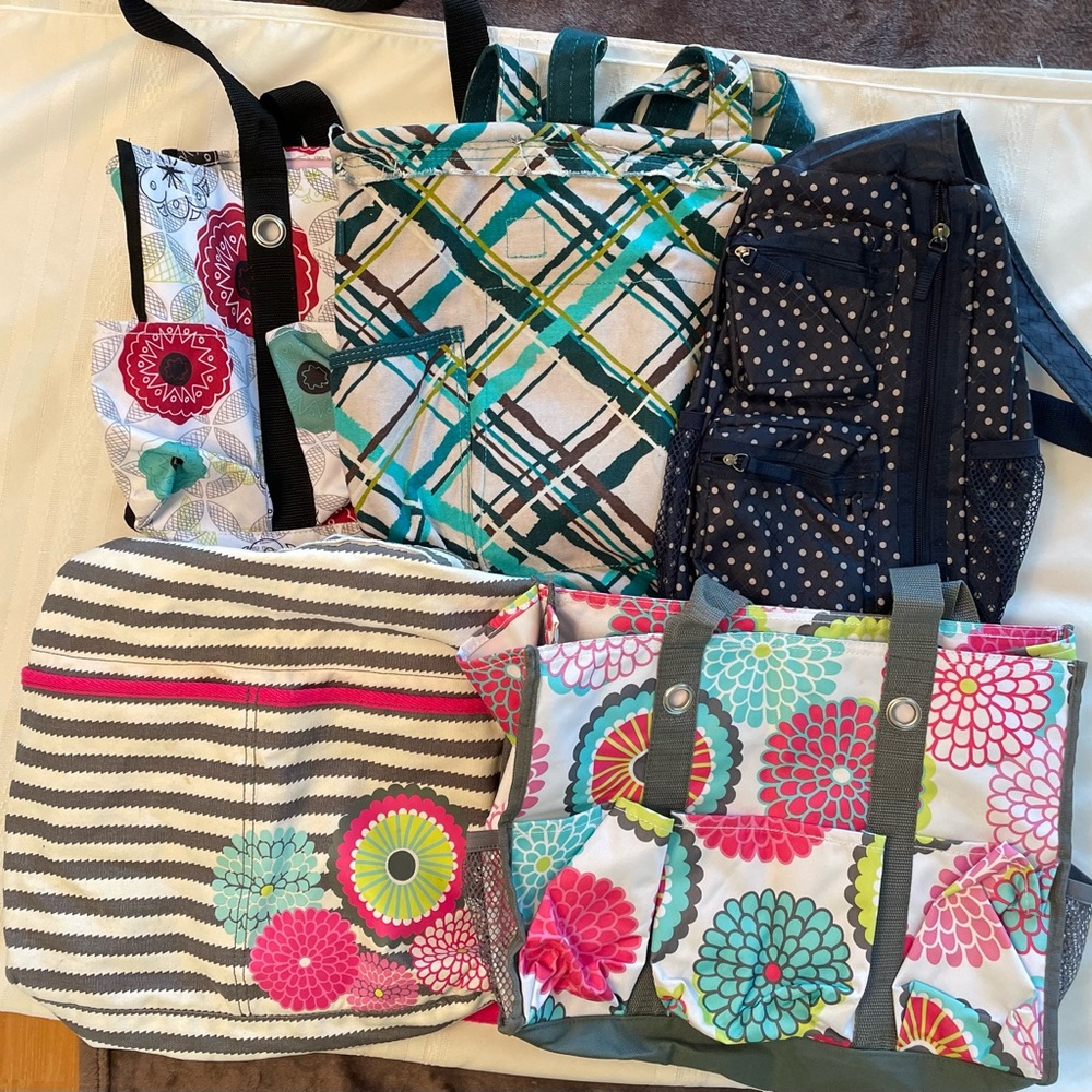 Thirty-One lot. Used. Good condition.